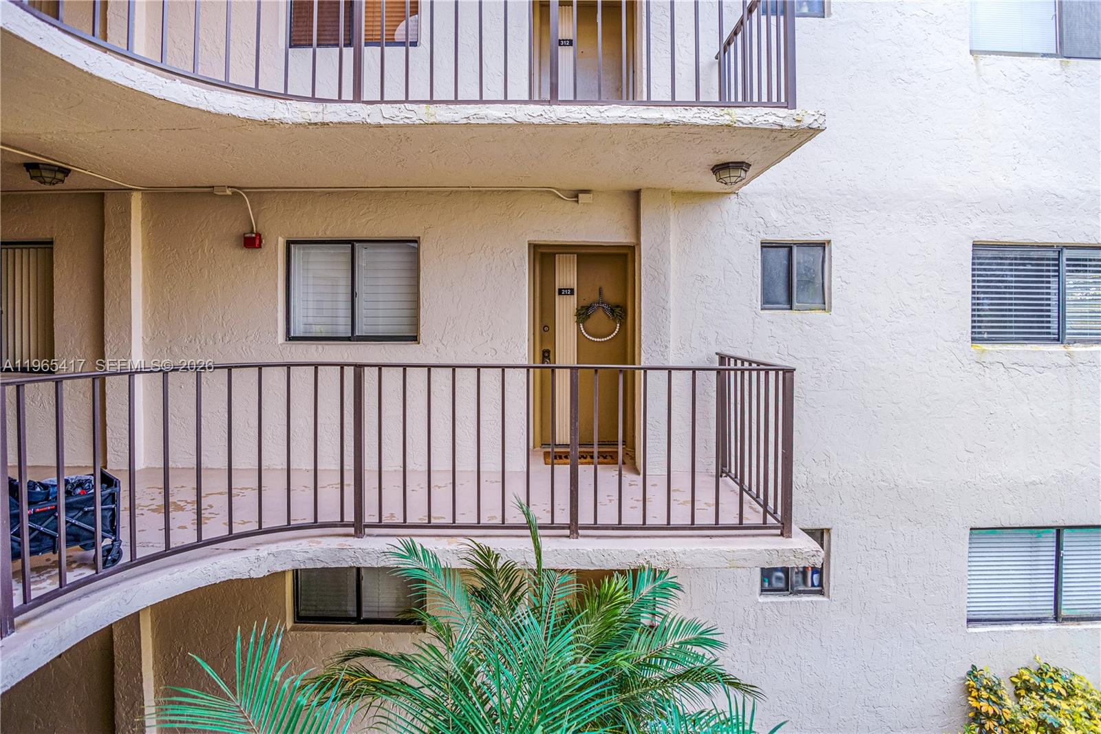 THE HORIZONS CONDO #3 - Residential