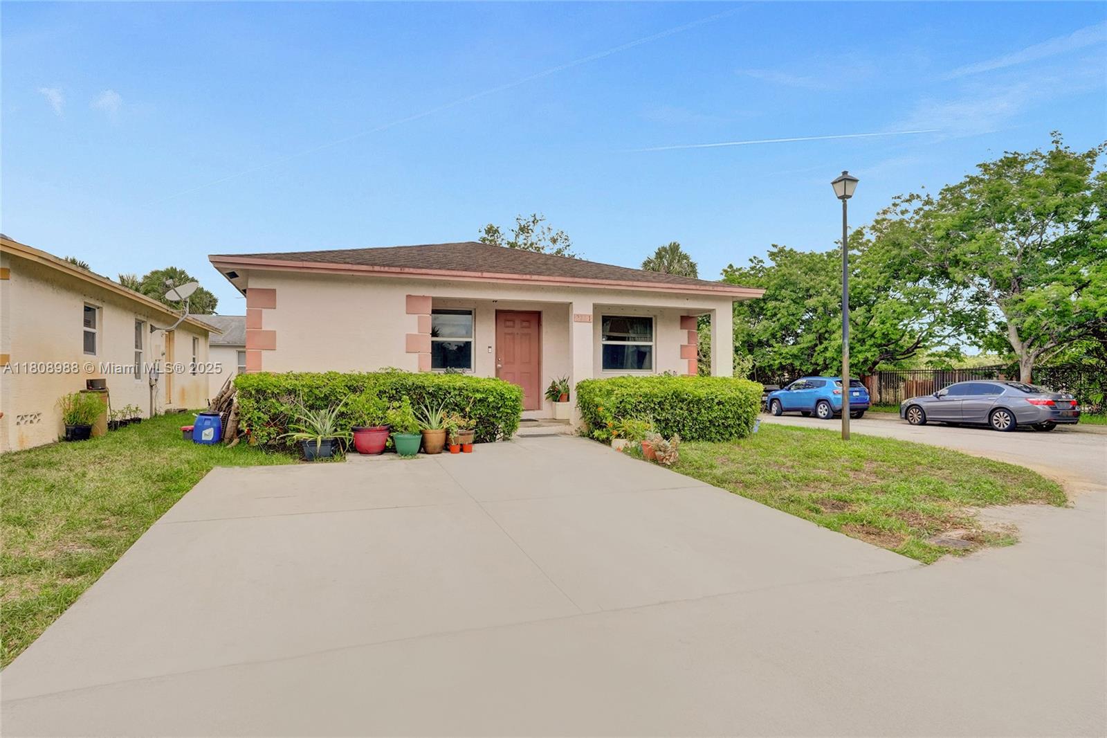Property for Sale at 2221 Nw 24th Ct, Fort Lauderdale, Broward County, Florida - Bedrooms: 4 
Bathrooms: 2  - $350,000
