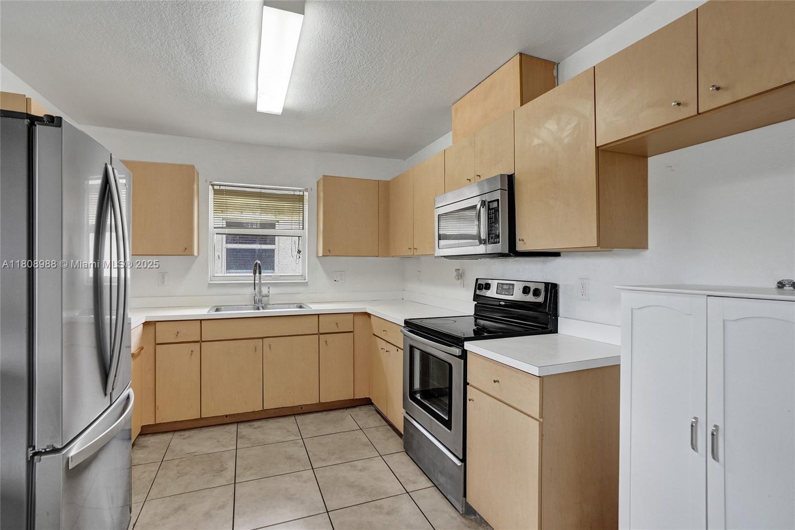 2221 NW 24th Ct