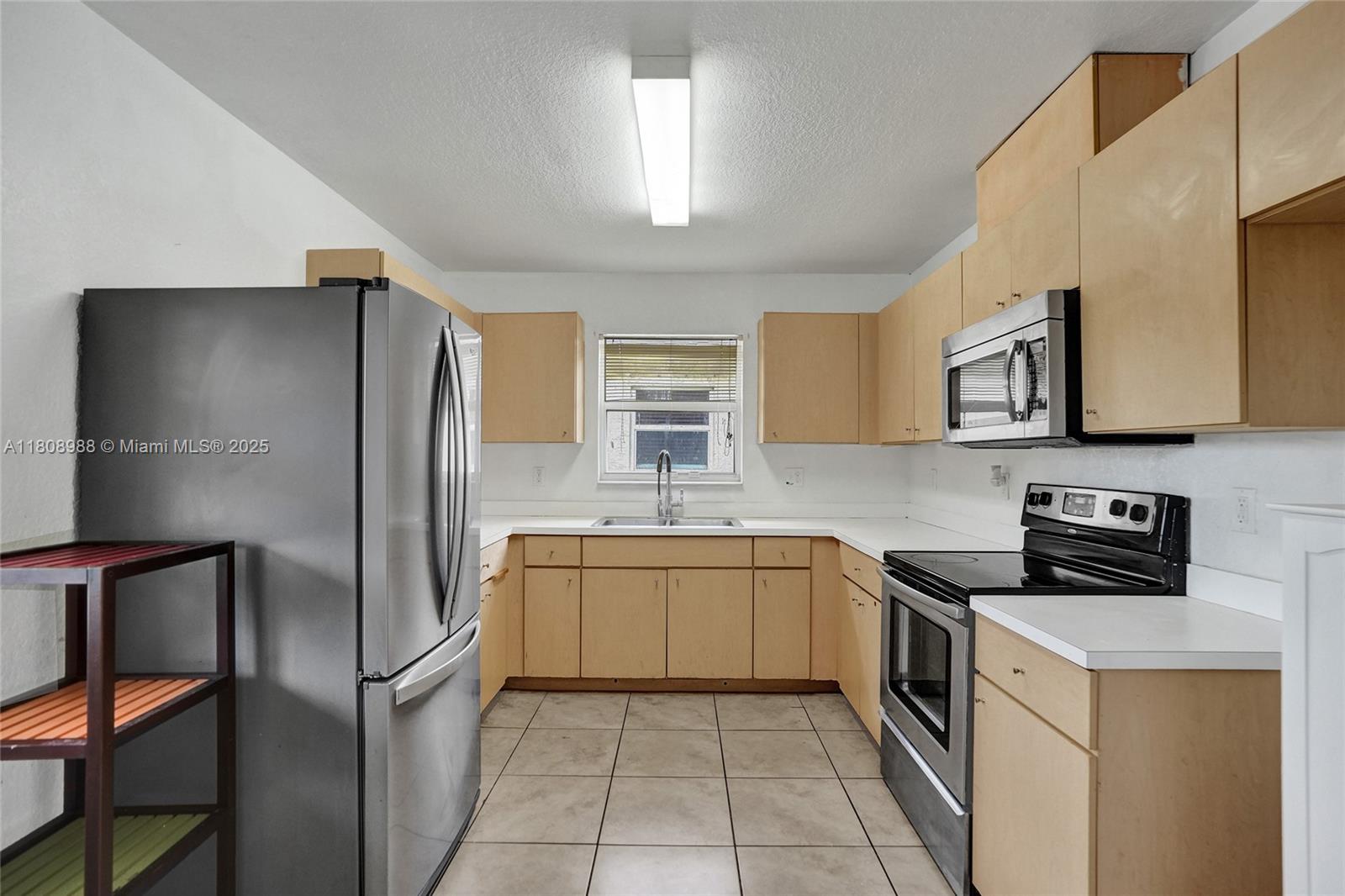 2221 NW 24th Ct