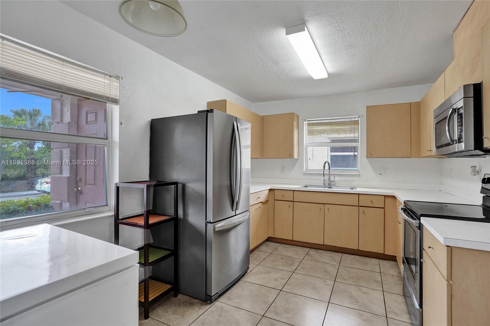 2221 NW 24th Ct
