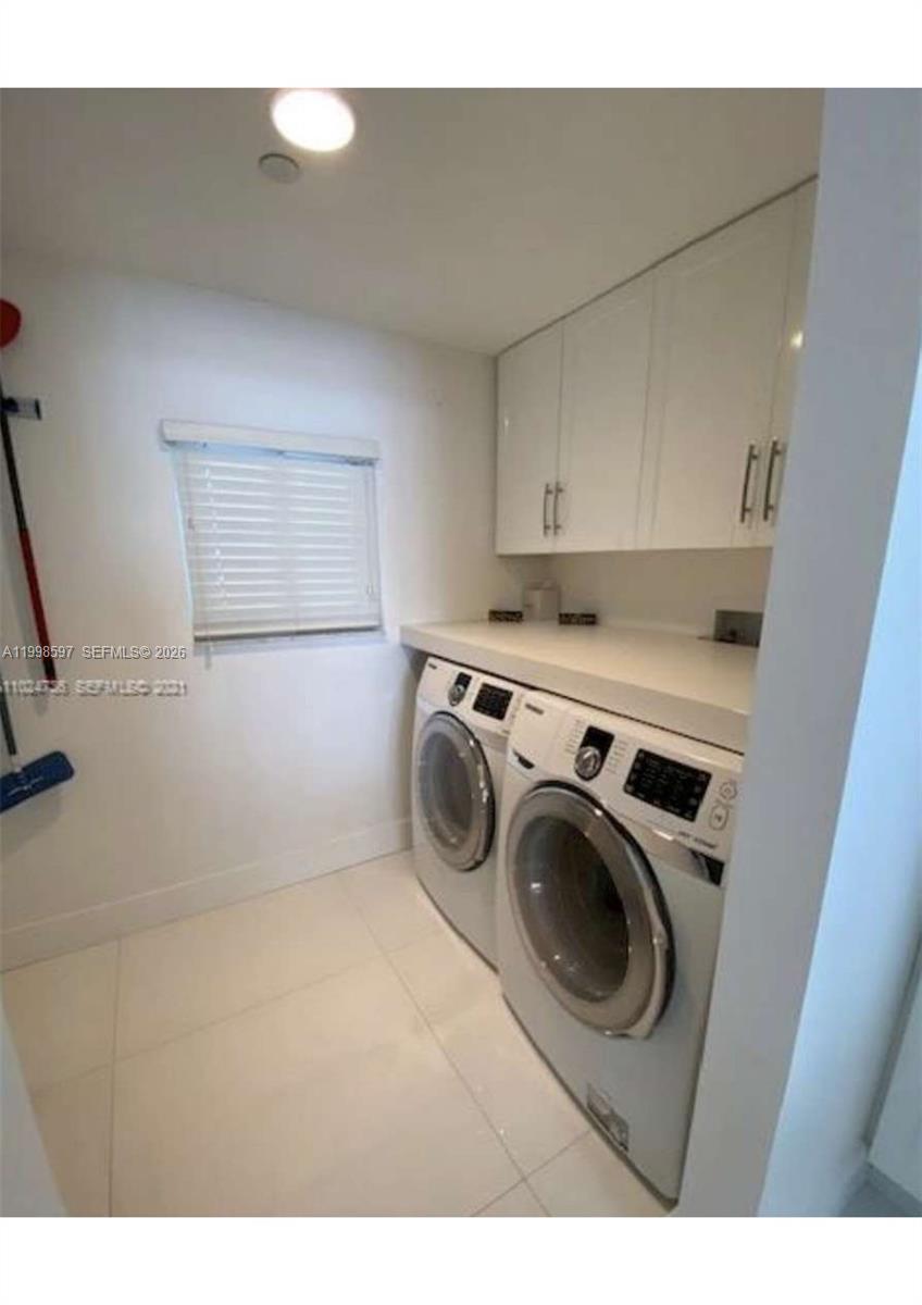 GOLDEN BAY CLUB CONDO - Residential Lease