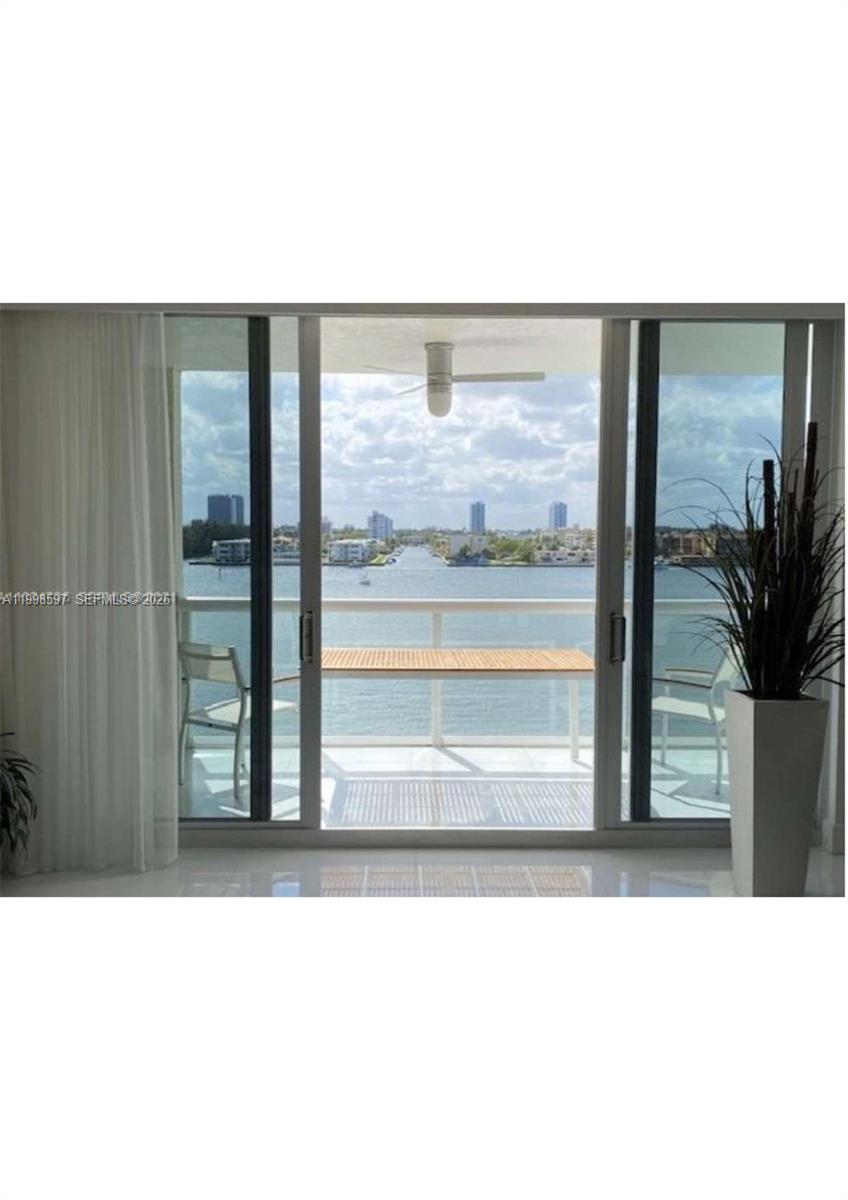 GOLDEN BAY CLUB CONDO - Residential Lease