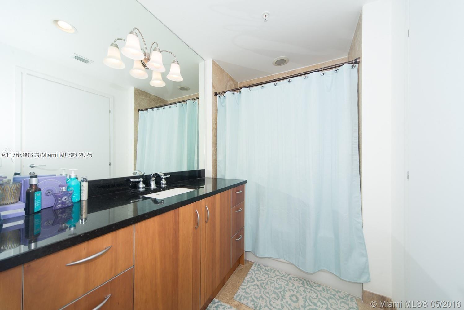 MET 1 CONDO - Residential