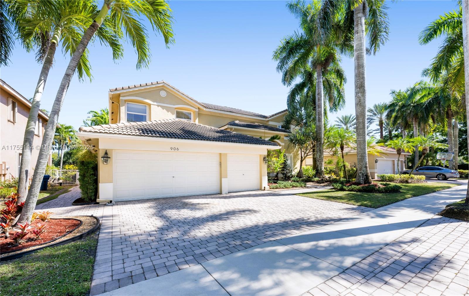 906 Windward Way