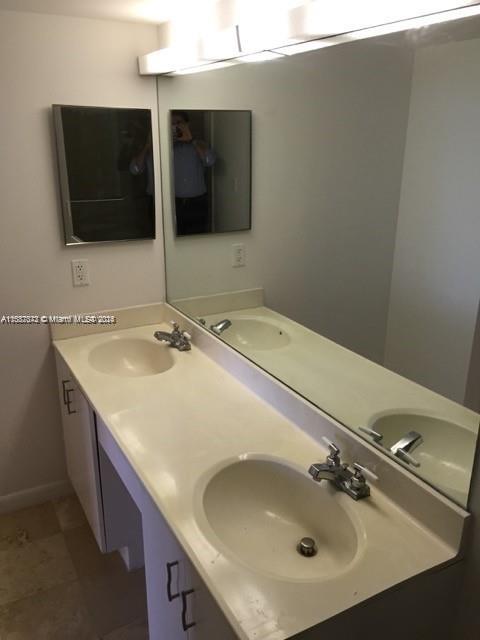 PARC CENTRAL AVENTURA EAS - Residential Lease