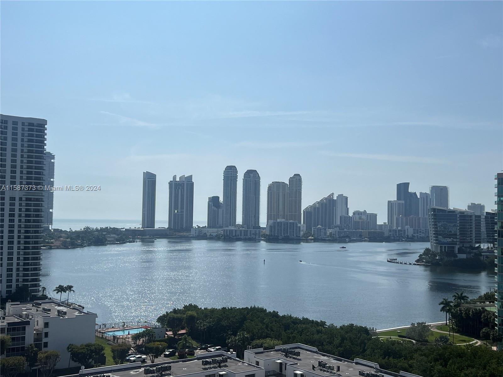 PARC CENTRAL AVENTURA EAS - Residential Lease