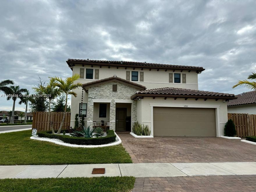 Beautifully house, recently remodeled, with a two car garage. featuring 5 beds and 3 bath, dryer inside the unit,
and a nice backyard to enjoy with the family. This awesome community also features 24/7 security, a gorgeous
club house with a nice gym and a very inviting pool. Efficiency included 1/1 in the rent price
