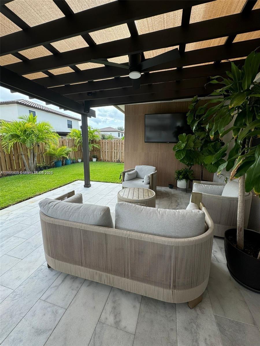 ESTATES AT SILVER PALM - Residential