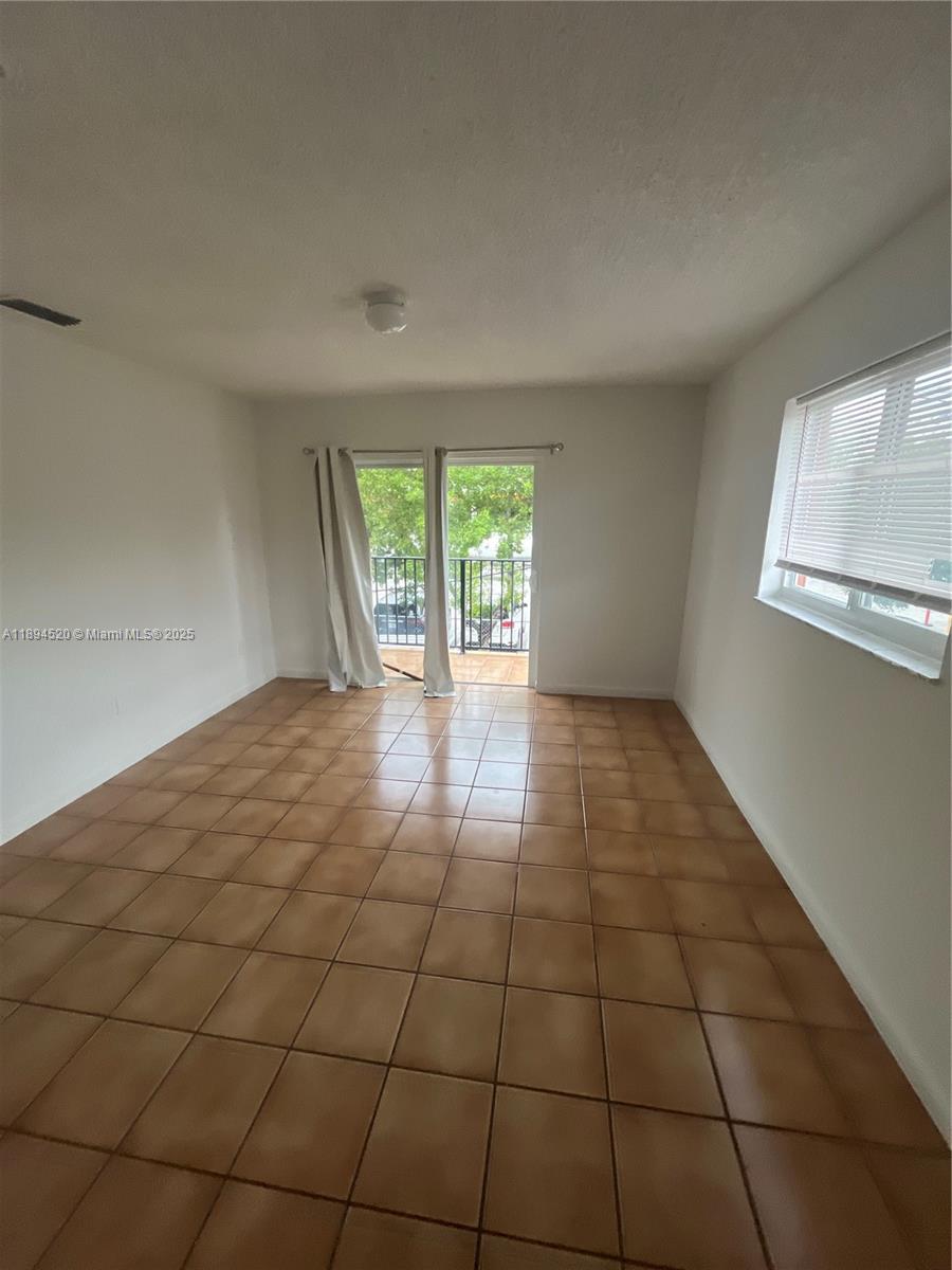 HIALEAH 6TH ADDN - Residential Lease