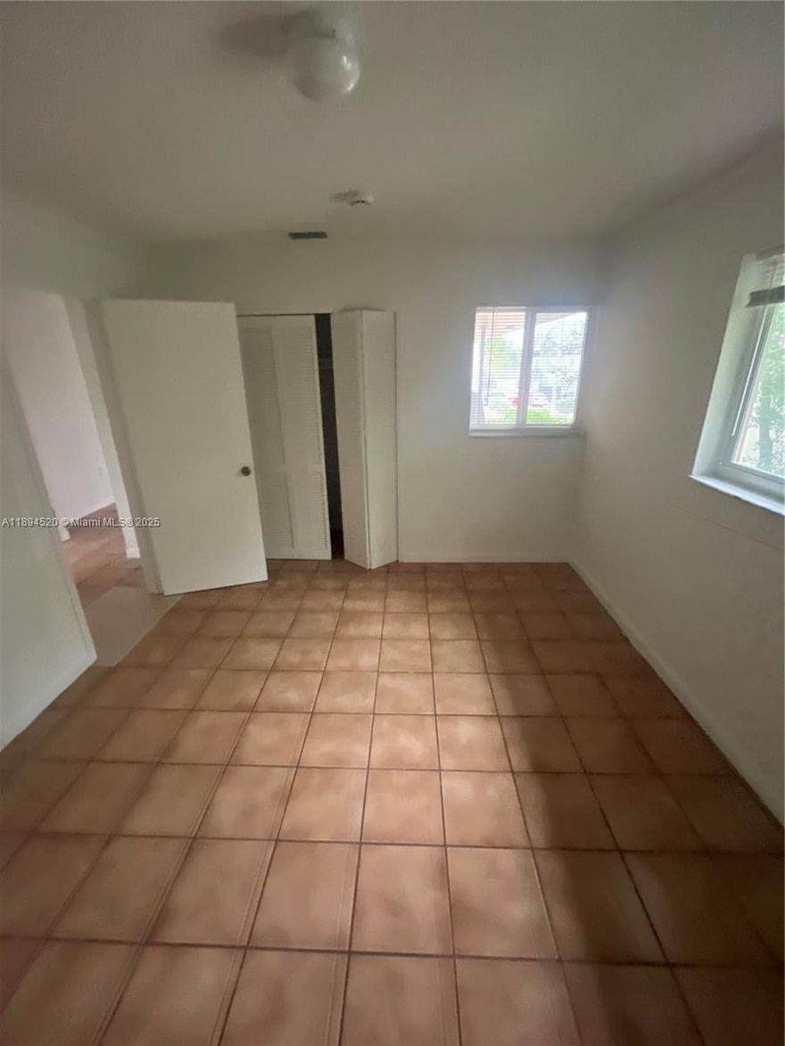 Apartment for Rent in Hialeah 2-bedroom / 2-bathroom. Walking closet on primary room. Balcony. Closed by Leon Medical Center Hialeah.