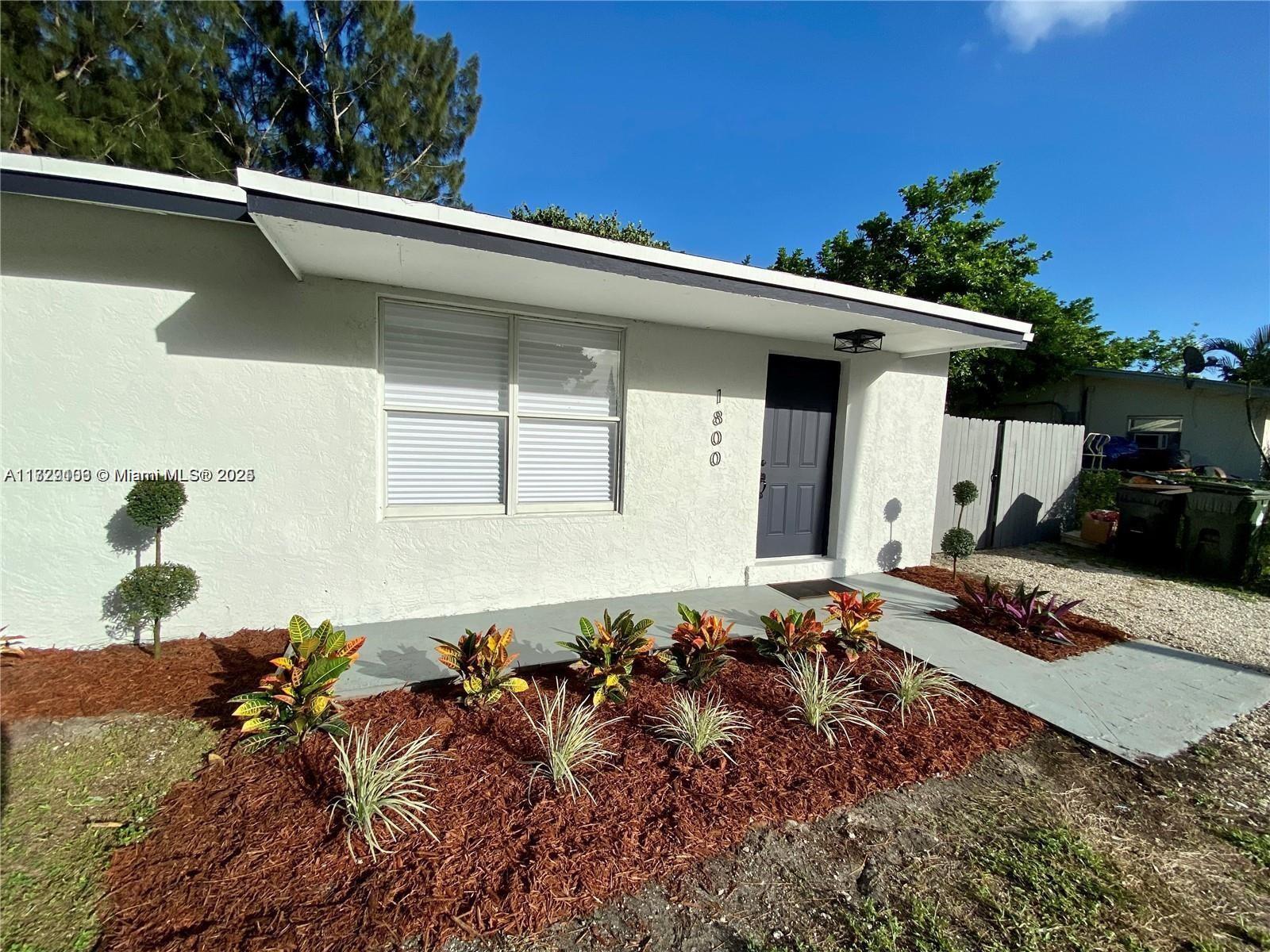 LAUDERDALE VILLAS - Residential