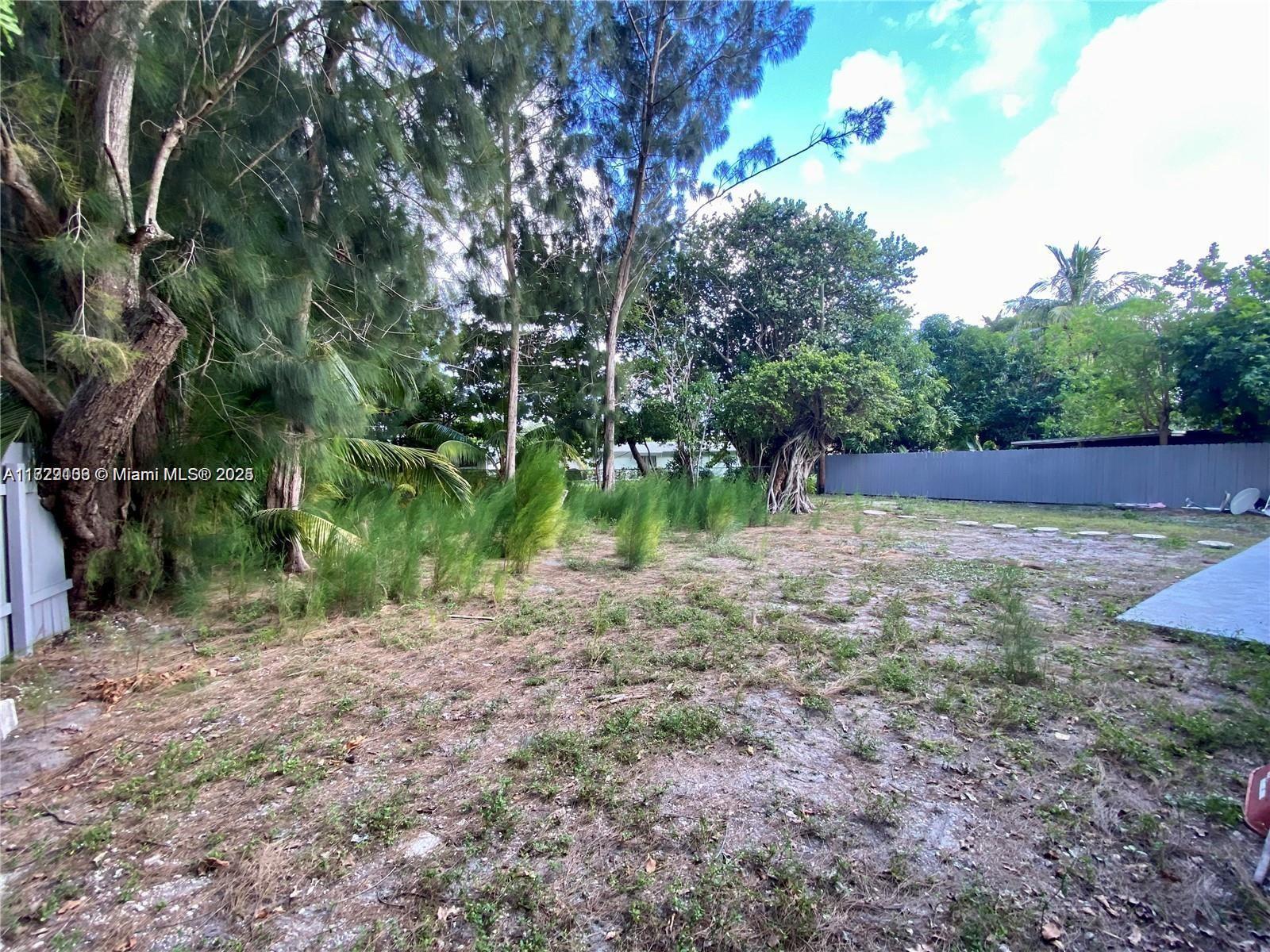 LAUDERDALE VILLAS - Residential