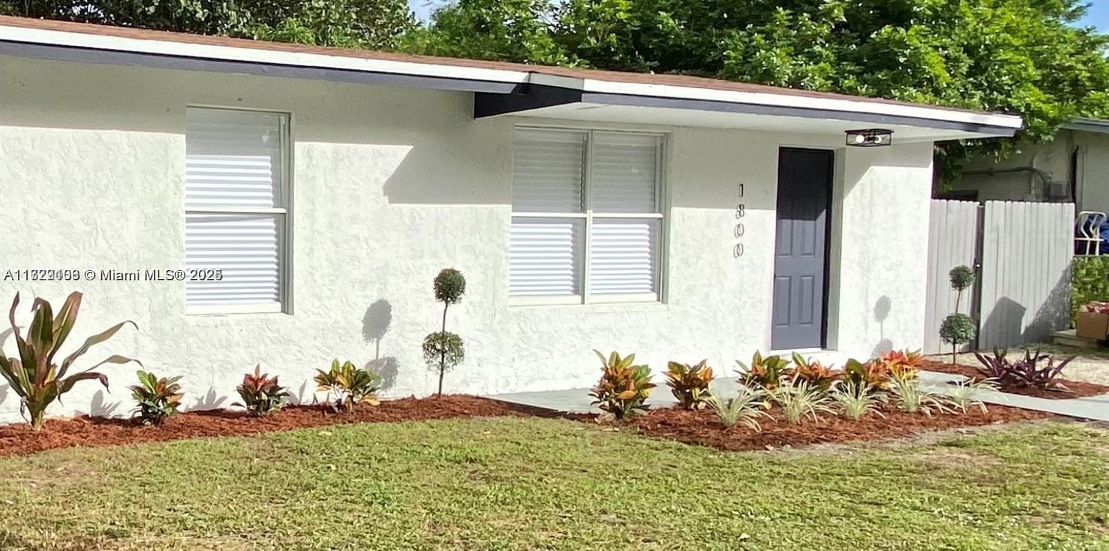 LAUDERDALE VILLAS - Residential
