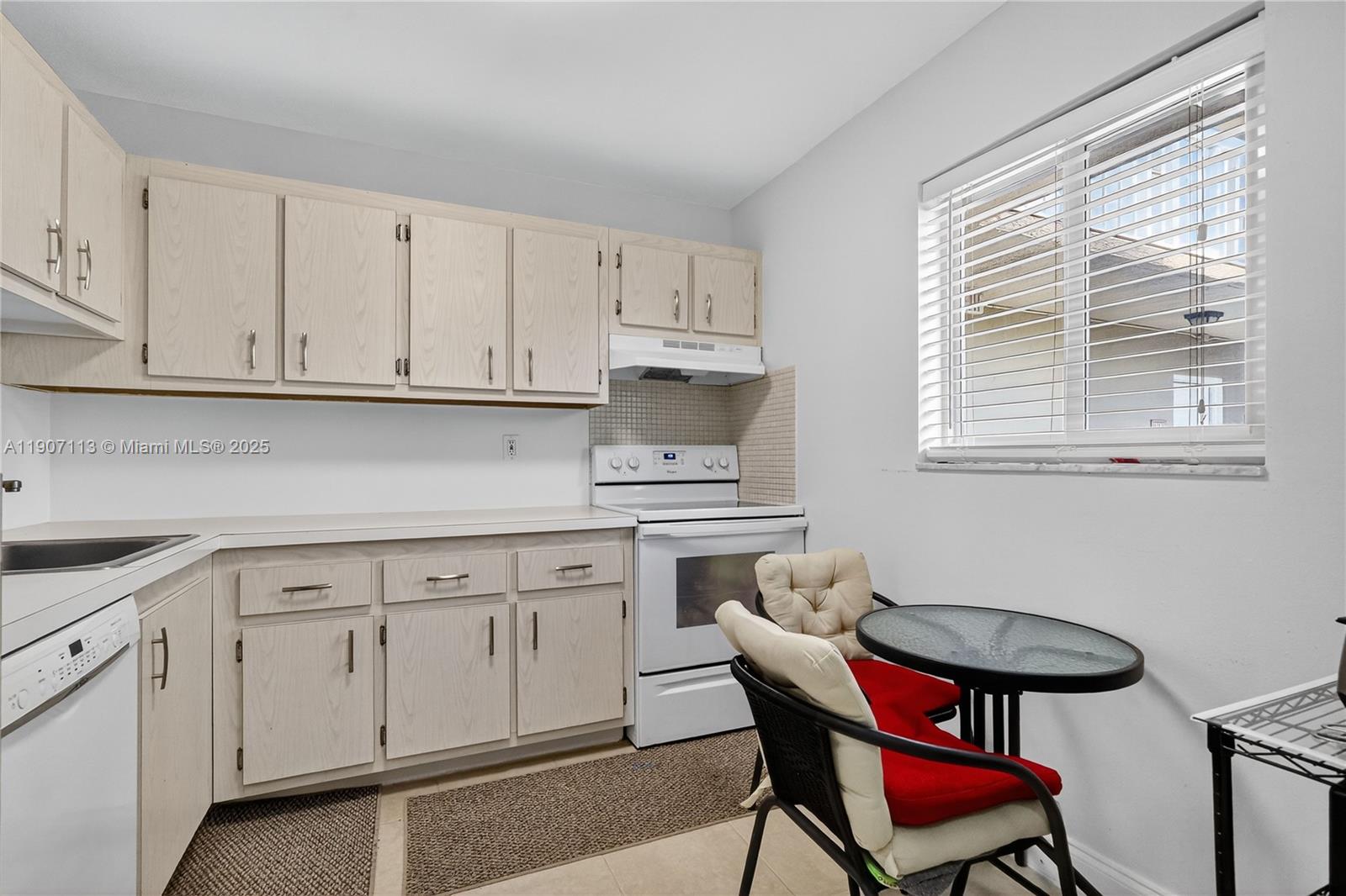 VILLAGE OF KINGS CREEK CO - Residential