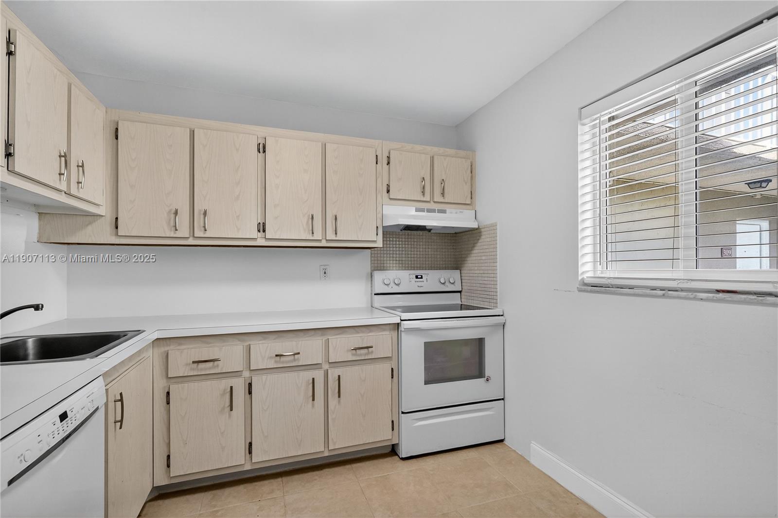 VILLAGE OF KINGS CREEK CO - Residential