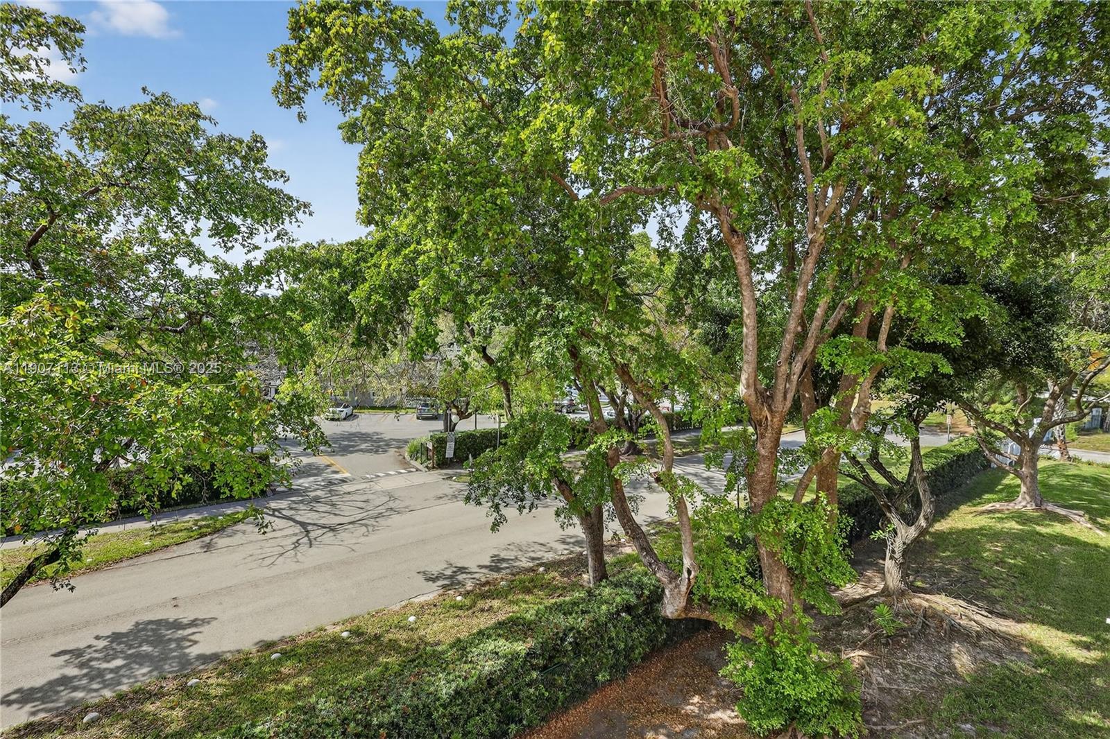 VILLAGE OF KINGS CREEK CO - Residential