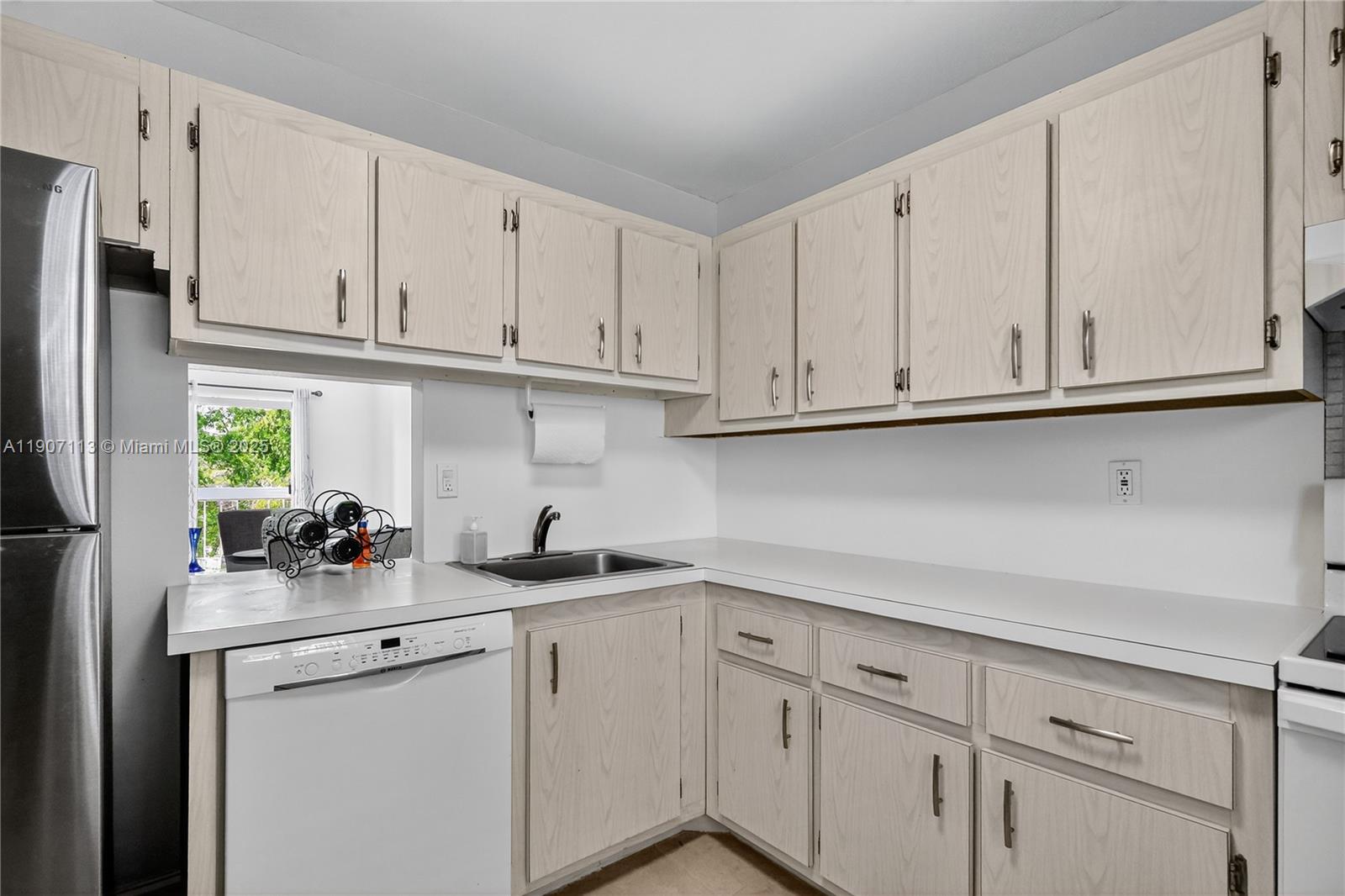 VILLAGE OF KINGS CREEK CO - Residential