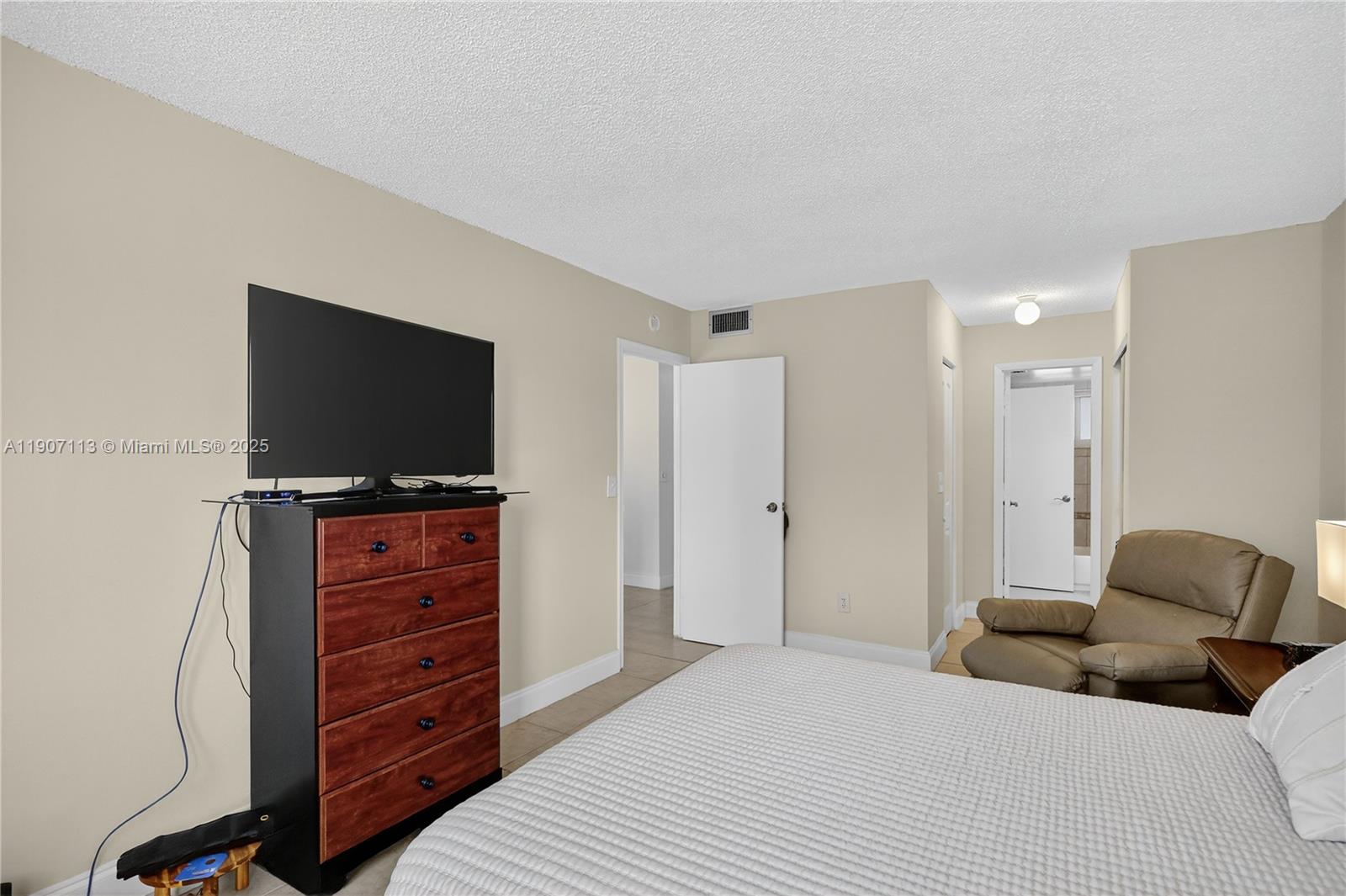 VILLAGE OF KINGS CREEK CO - Residential