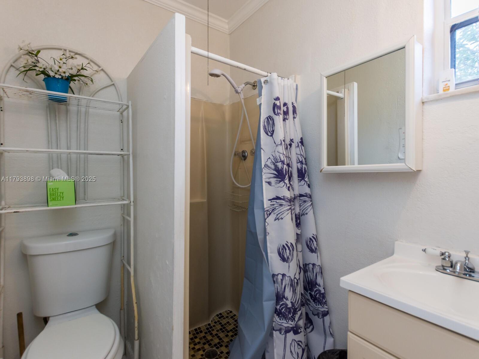 HOLLYWOOD HILLS AMEN PLAT - Residential Lease