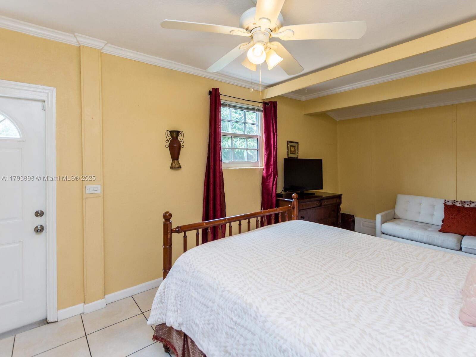 HOLLYWOOD HILLS AMEN PLAT - Residential Lease