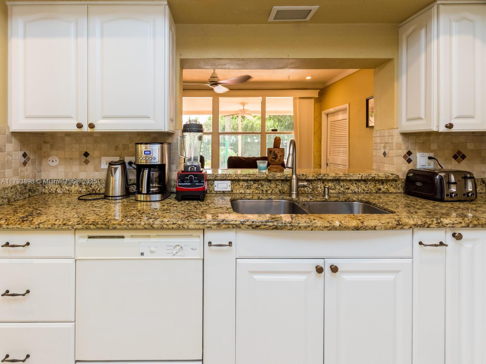 HOLLYWOOD HILLS AMEN PLAT - Residential Lease