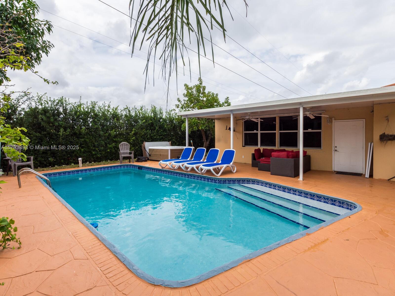 HOLLYWOOD HILLS AMEN PLAT - Residential Lease