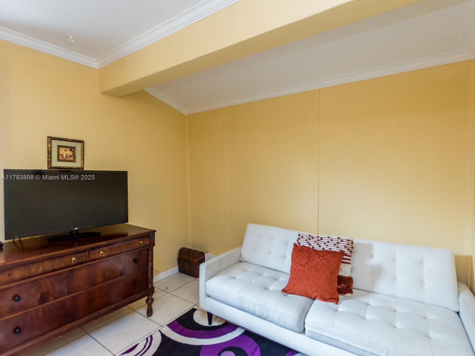 HOLLYWOOD HILLS AMEN PLAT - Residential Lease