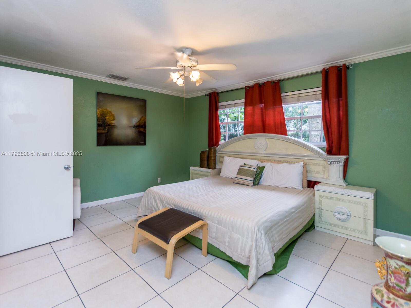 HOLLYWOOD HILLS AMEN PLAT - Residential Lease