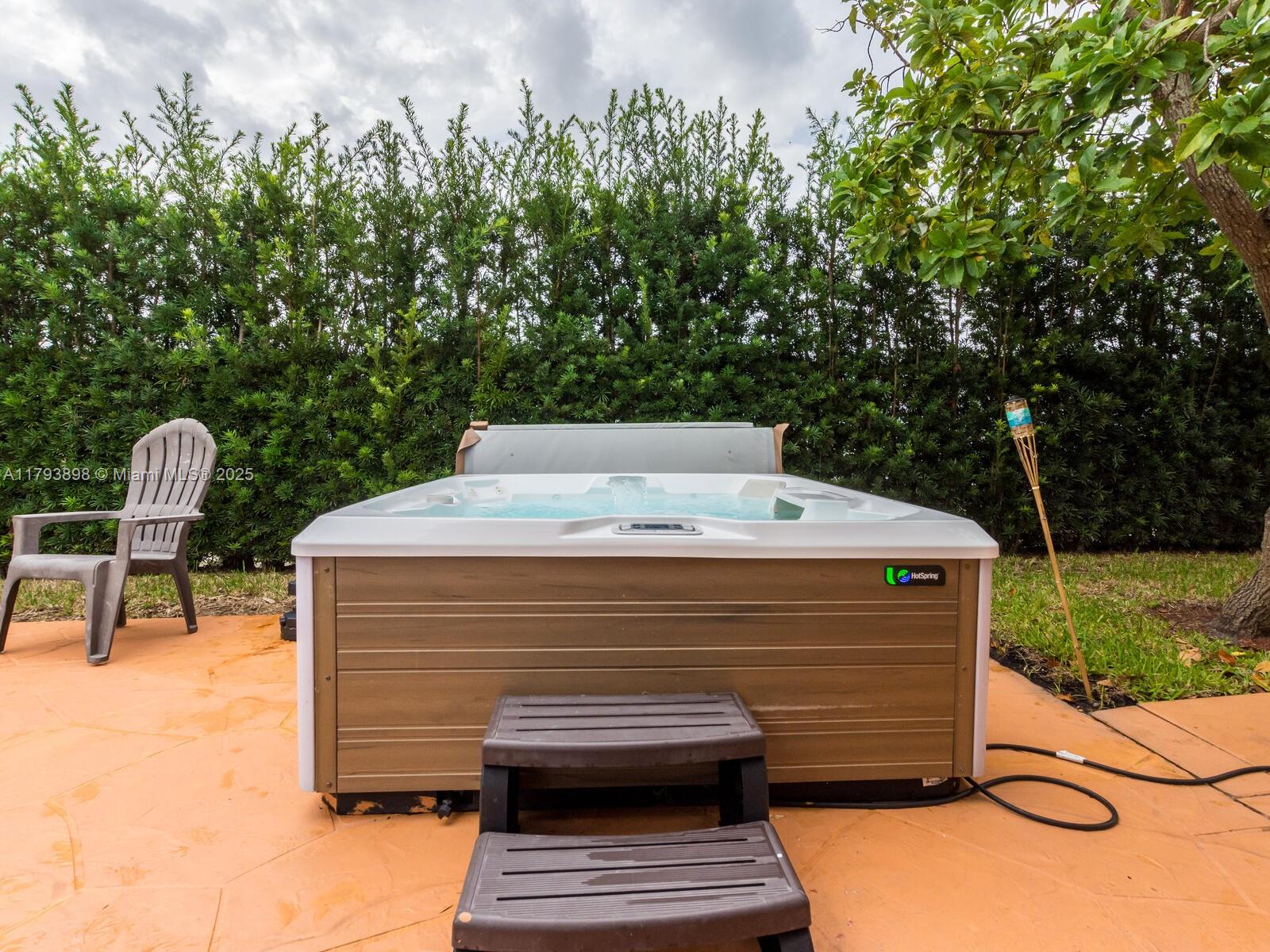 HOLLYWOOD HILLS AMEN PLAT - Residential Lease