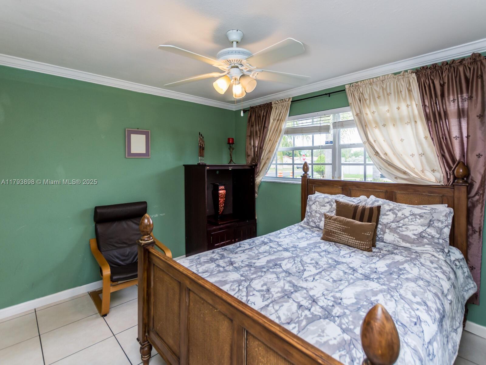 HOLLYWOOD HILLS AMEN PLAT - Residential Lease