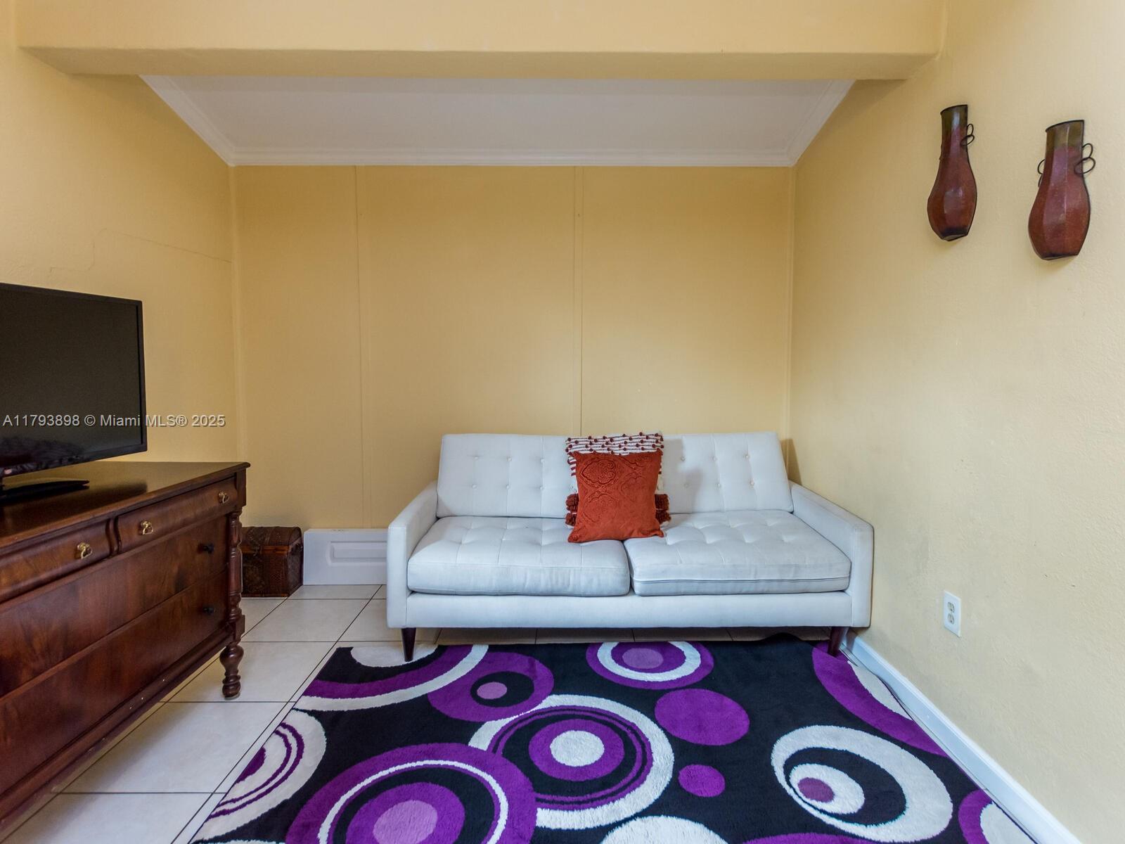 HOLLYWOOD HILLS AMEN PLAT - Residential Lease