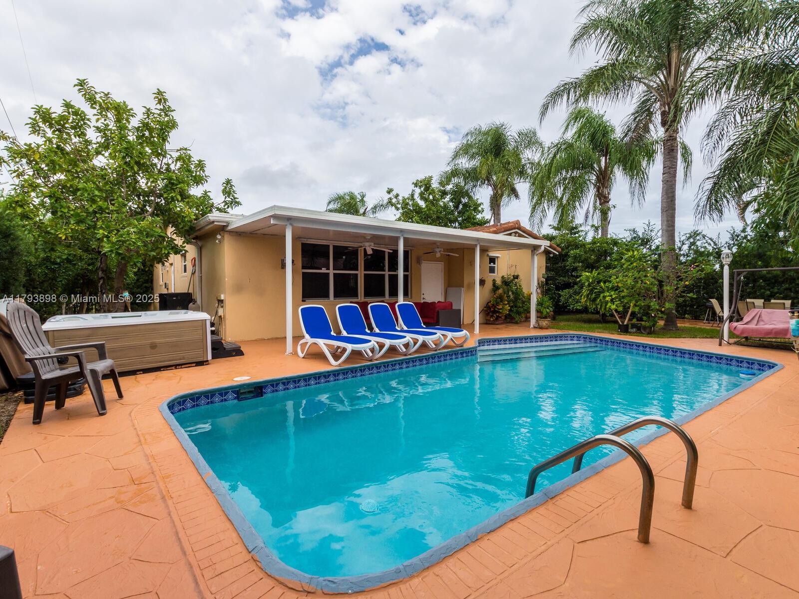 HOLLYWOOD HILLS AMEN PLAT - Residential Lease