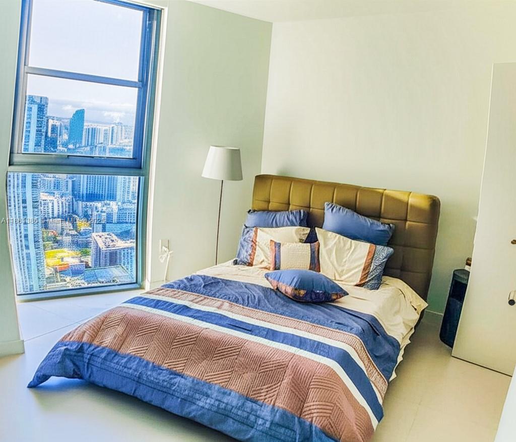 PARAISO BAYVIEWS CONDO - Residential