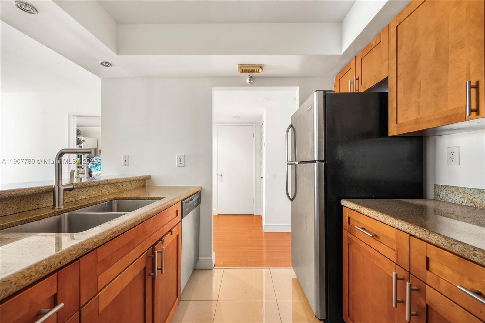 MADISON DOWNTOWN CONDO - Residential