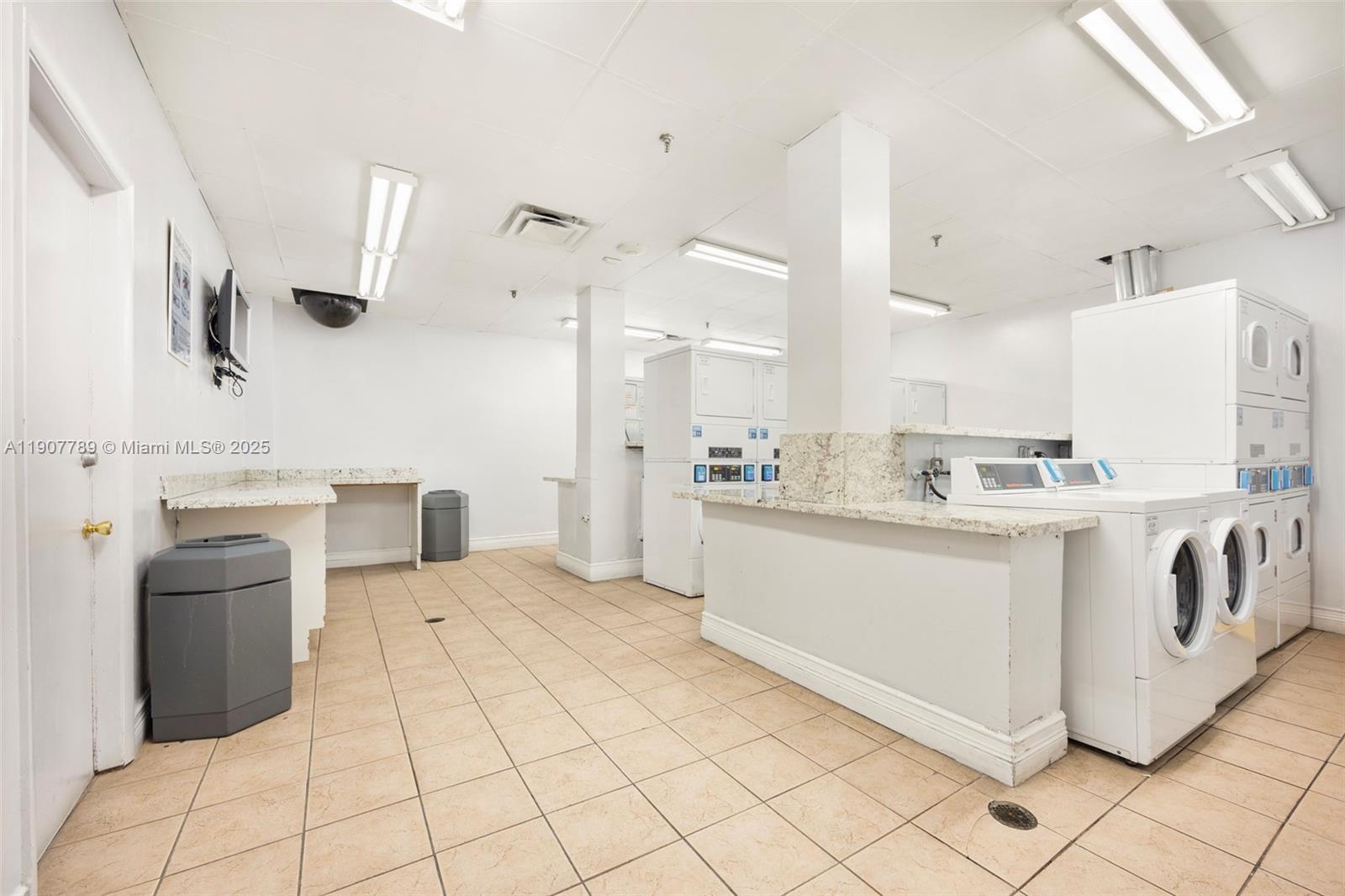 MADISON DOWNTOWN CONDO - Residential