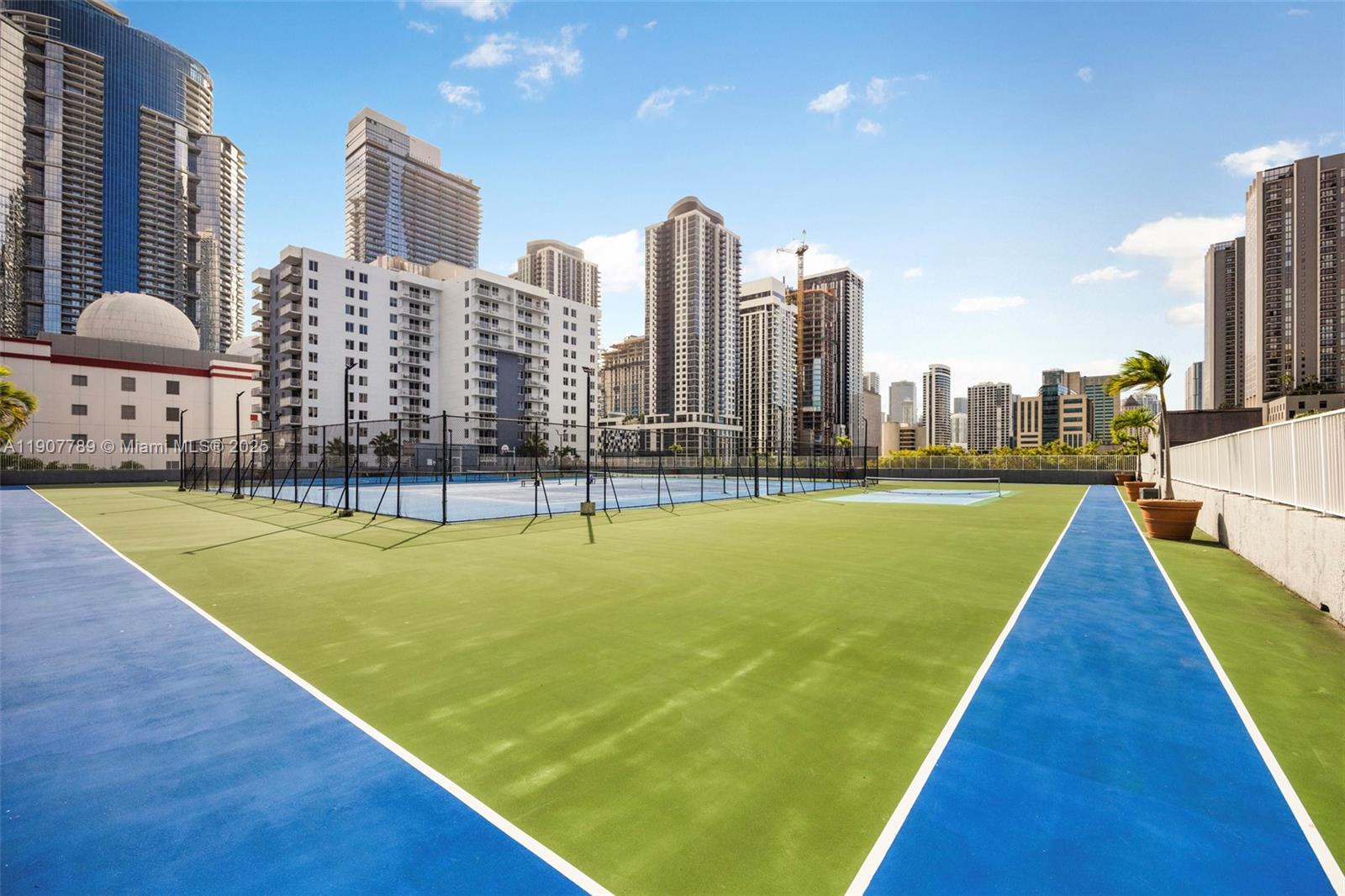 MADISON DOWNTOWN CONDO - Residential