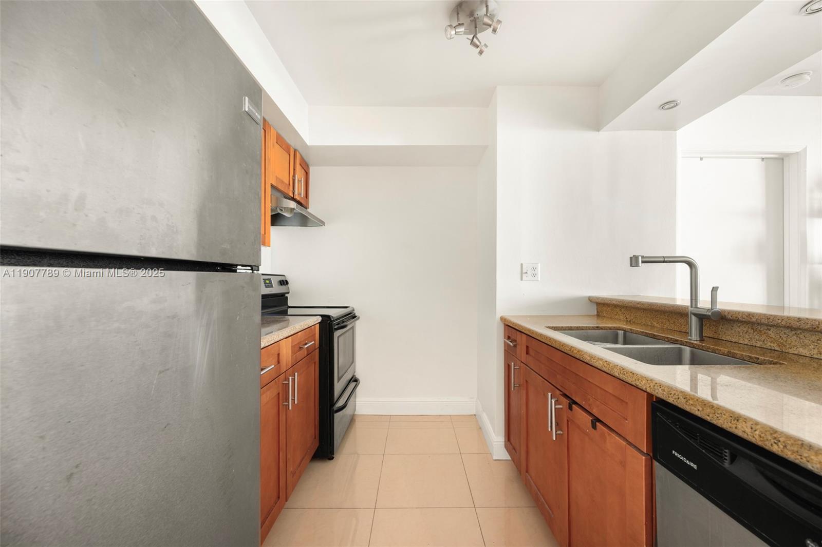 MADISON DOWNTOWN CONDO - Residential