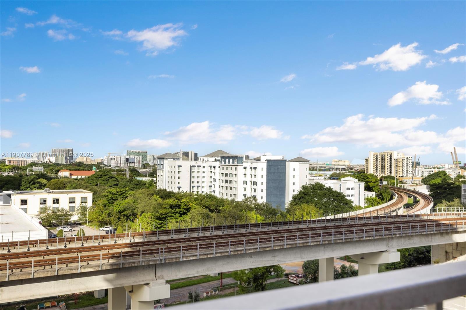 MADISON DOWNTOWN CONDO - Residential