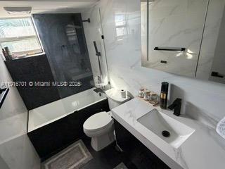 HOLLYWOOD TOWERS CONDO - Residential Lease