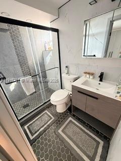 HOLLYWOOD TOWERS CONDO - Residential Lease