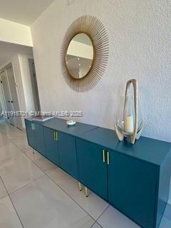 HOLLYWOOD TOWERS CONDO - Residential Lease