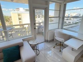 HOLLYWOOD TOWERS CONDO - Residential Lease