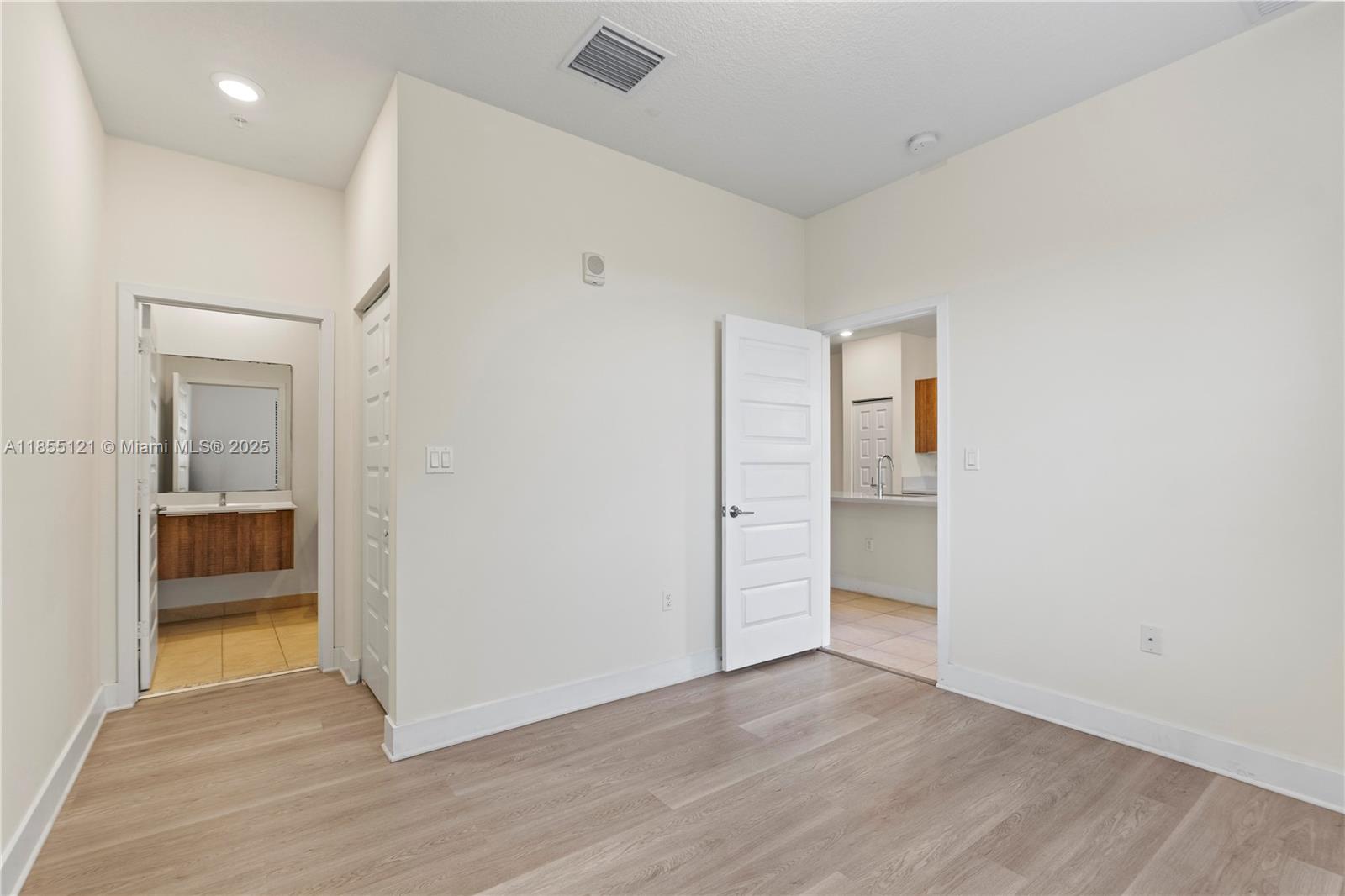 APEX AT PARK CENTRAL COND - Residential