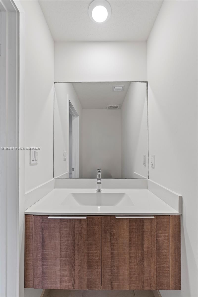 APEX AT PARK CENTRAL COND - Residential