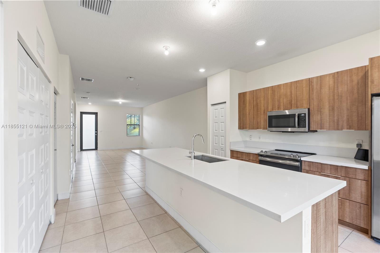 APEX AT PARK CENTRAL COND - Residential