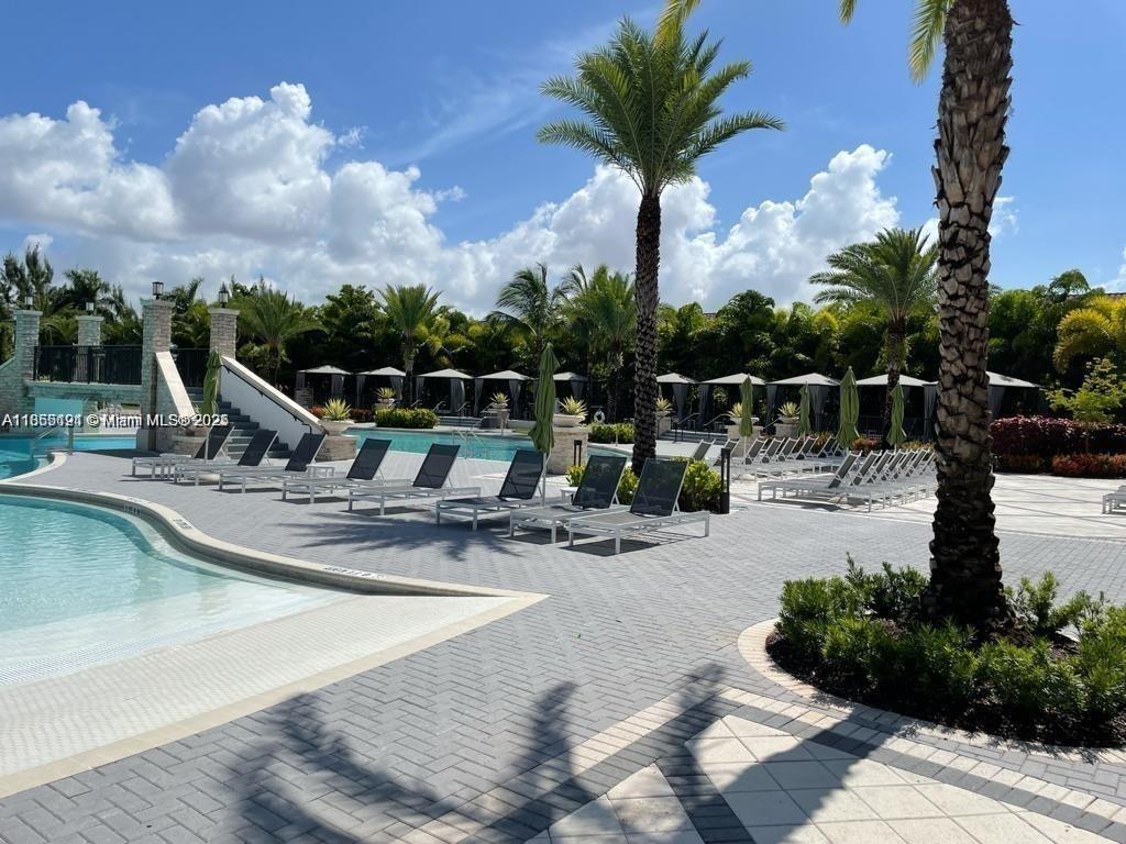 APEX AT PARK CENTRAL COND - Residential