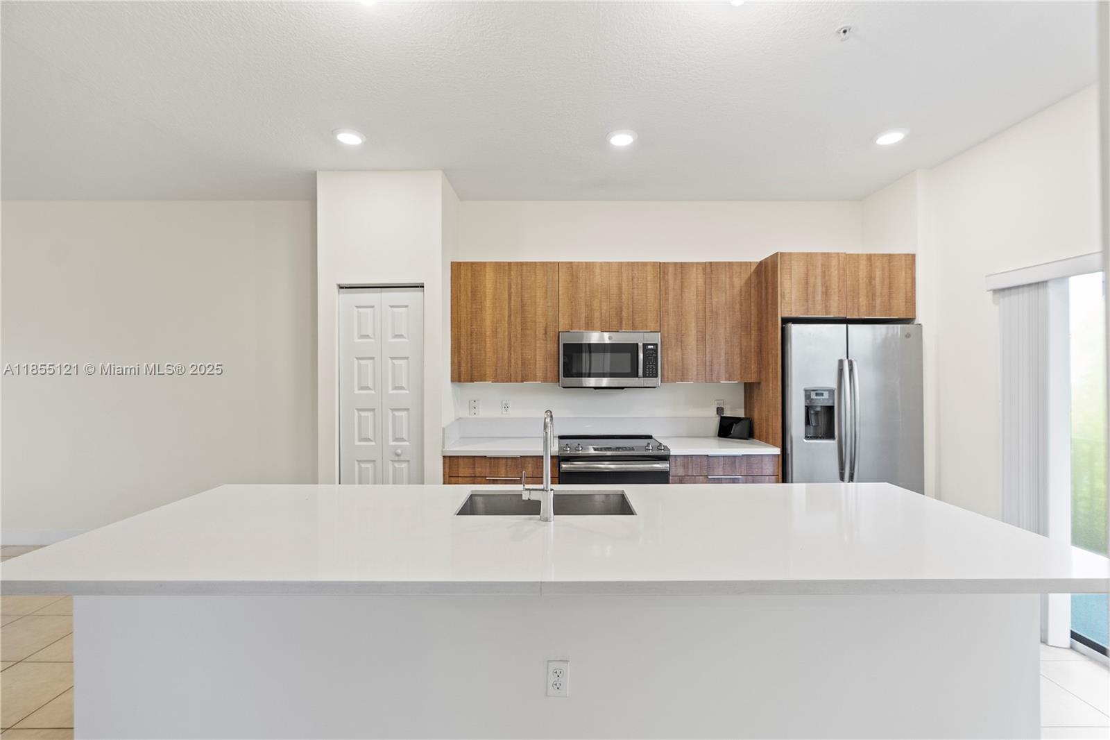 APEX AT PARK CENTRAL COND - Residential