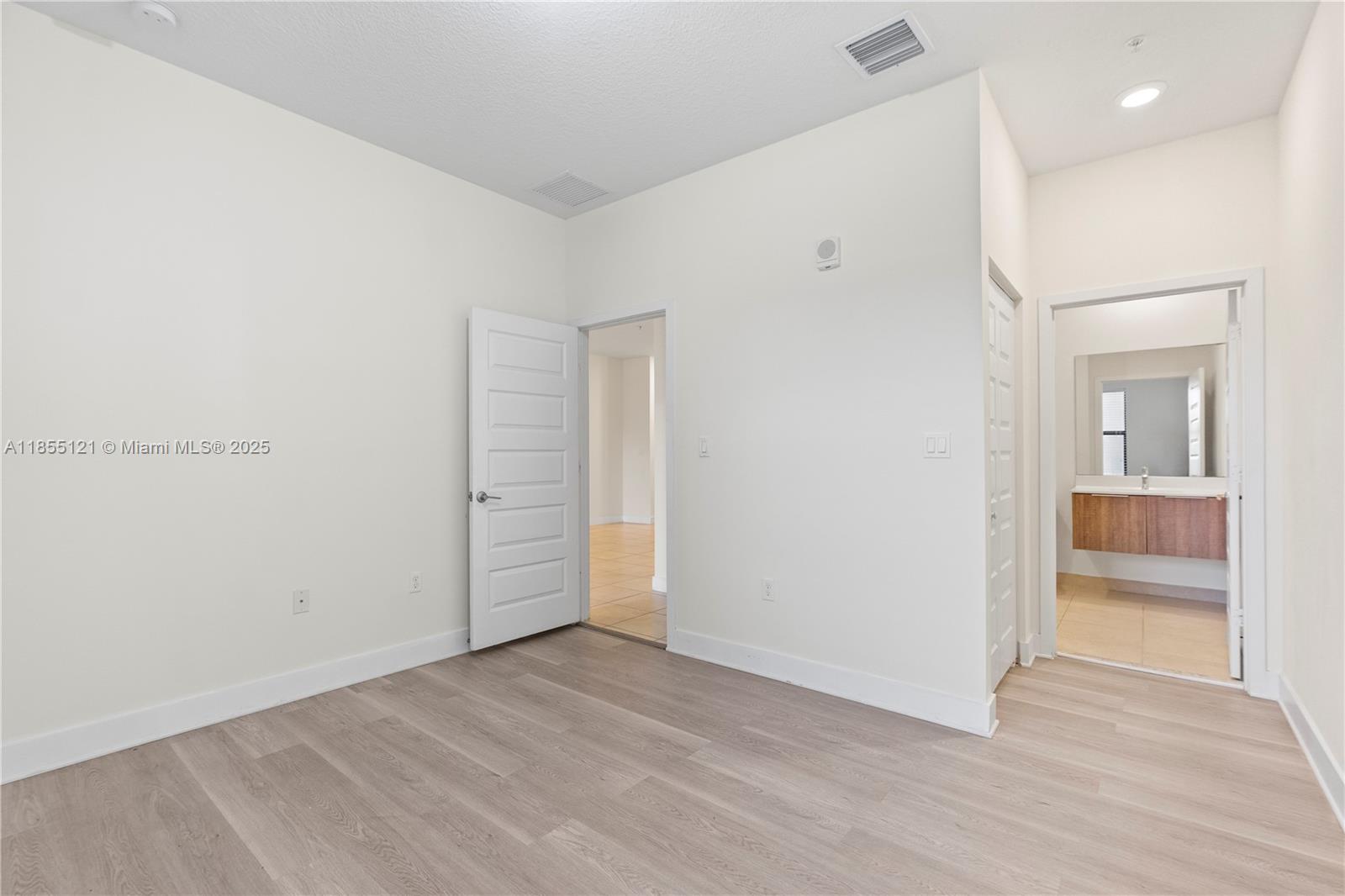 APEX AT PARK CENTRAL COND - Residential