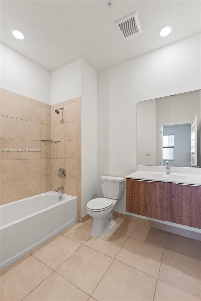 APEX AT PARK CENTRAL COND - Residential